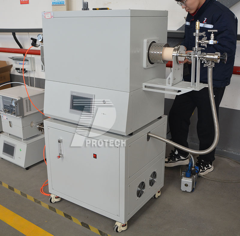 The commonly used vacuum tube furnace for corundum tubes can reach up to 1400  (click on the image to view product details)