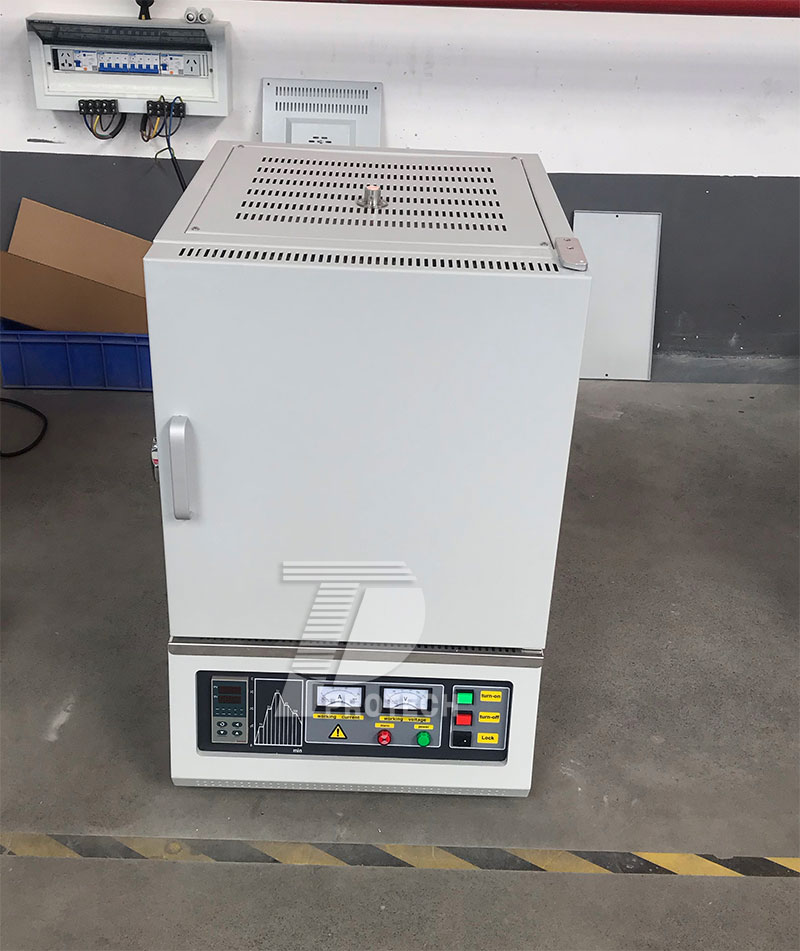 A commonly used 1200 degree box type resistance furnace (click on the image to view product details)